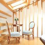 Cres Design Apartments