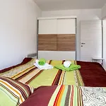 Studio Apartman Nina