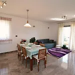Ryan Sea View Apartment
