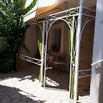 Rosa Apartman