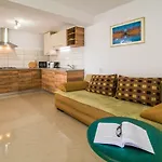 Holiday House Rosalia With Seaview And Swimming Pool