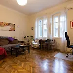 Central, Fully Equipped 2 Bedroom Flat