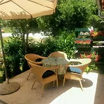 Lovely Apartment With Garden And Terrace
