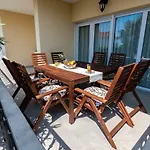 Apartments Makora