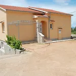 House Paula Rab