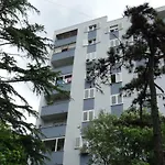 Rose Apartment