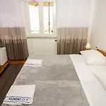 Rooms & Apartment Albina