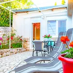 Vacation Home Grill & Chill With 350M2 Garden With Bbq