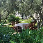 Beach House Brzovic