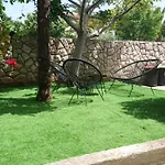Ela Cres