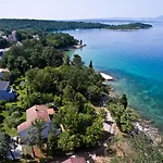 5 Bedroom Holiday Home By The Sea In Njivice