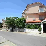 Domino Restaurant