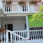 Apartments By The Sea Kampor, Rab - 17396