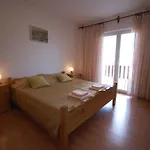 Apartments Toni By El-Pi Tours