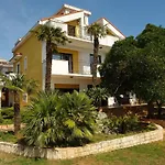 Apartment Pericic Zuti