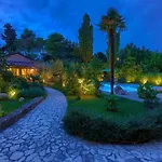 La Villetta - First Class Location With Big Private Pool