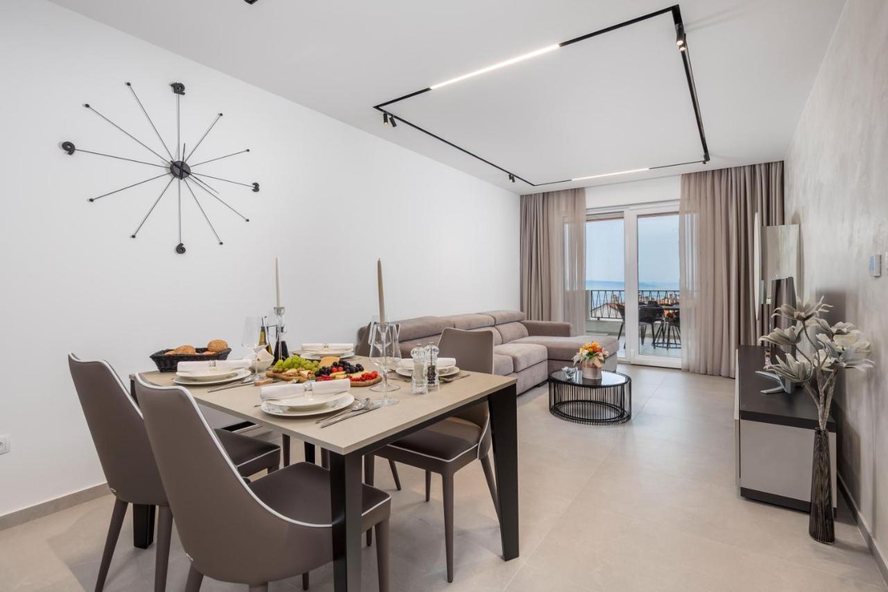 Luxury Anteo Hills With Parking Garage And Balcony Appartamento