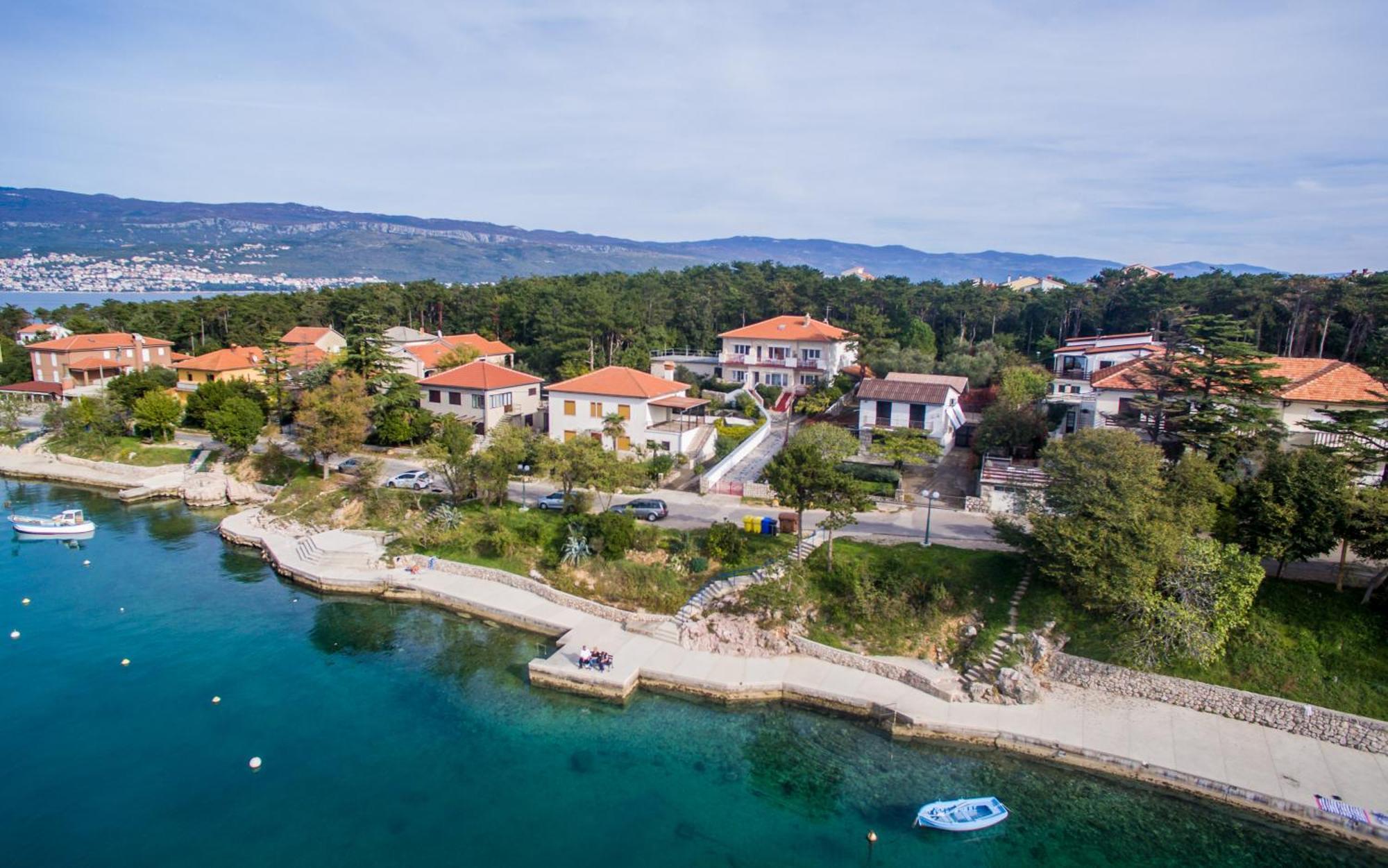 Seafront With Balcony-50 M From The Sea Apartman *