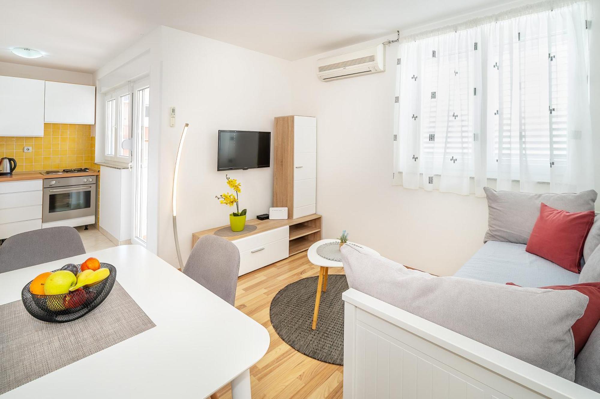 Damir With Balcony In Quiet Area Apartment Baska (Krk)
