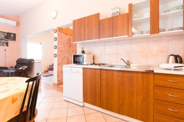 Apartament Dino *
