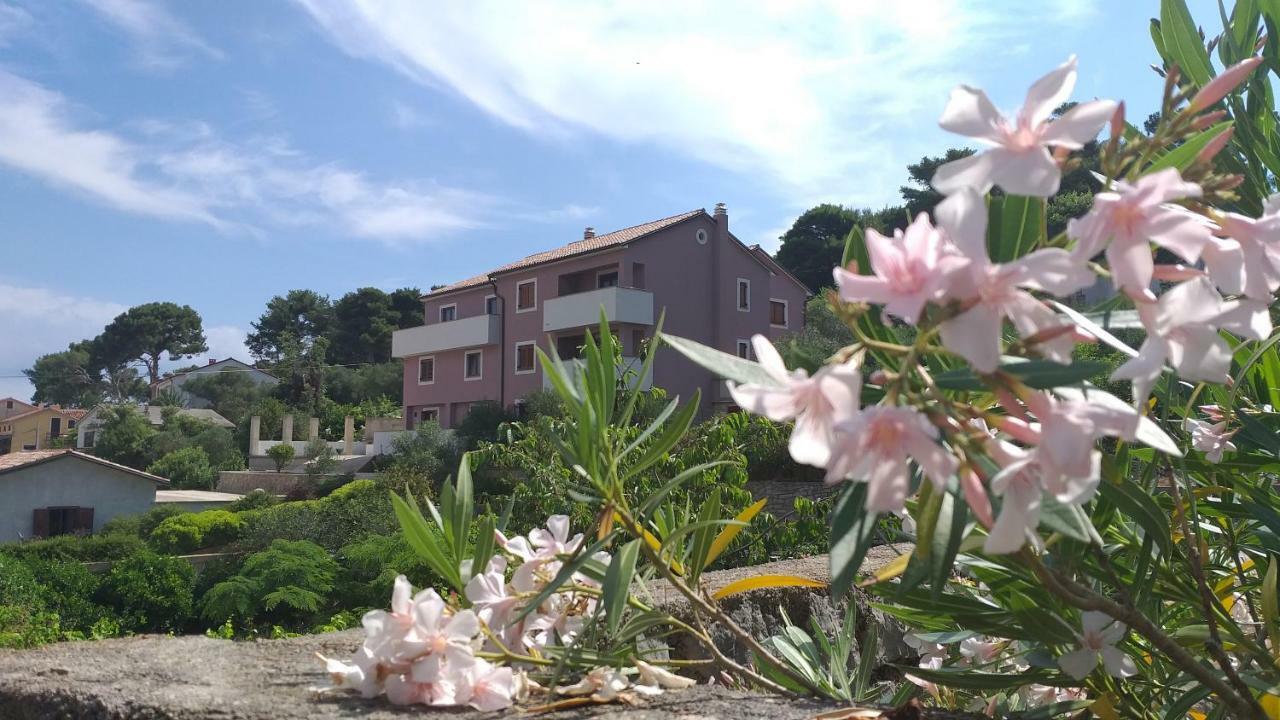 Appartamento Amaryllis Residence, Diana & Deluxe With Shared Kitchen